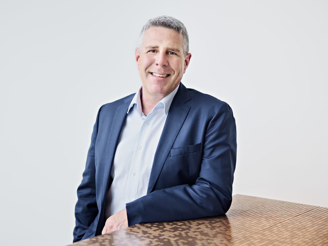 Der Leiter Finanzen, Administration und ICT bei der BZE AG ist Peter Glanzmann.