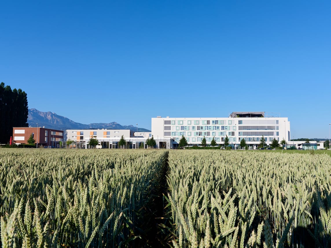 Emmenfeld Betagtenzentrum Emmen ist ein Betagtenzentrum in der Gemeinde Emmen LU, welches zur BZE AG gehört.