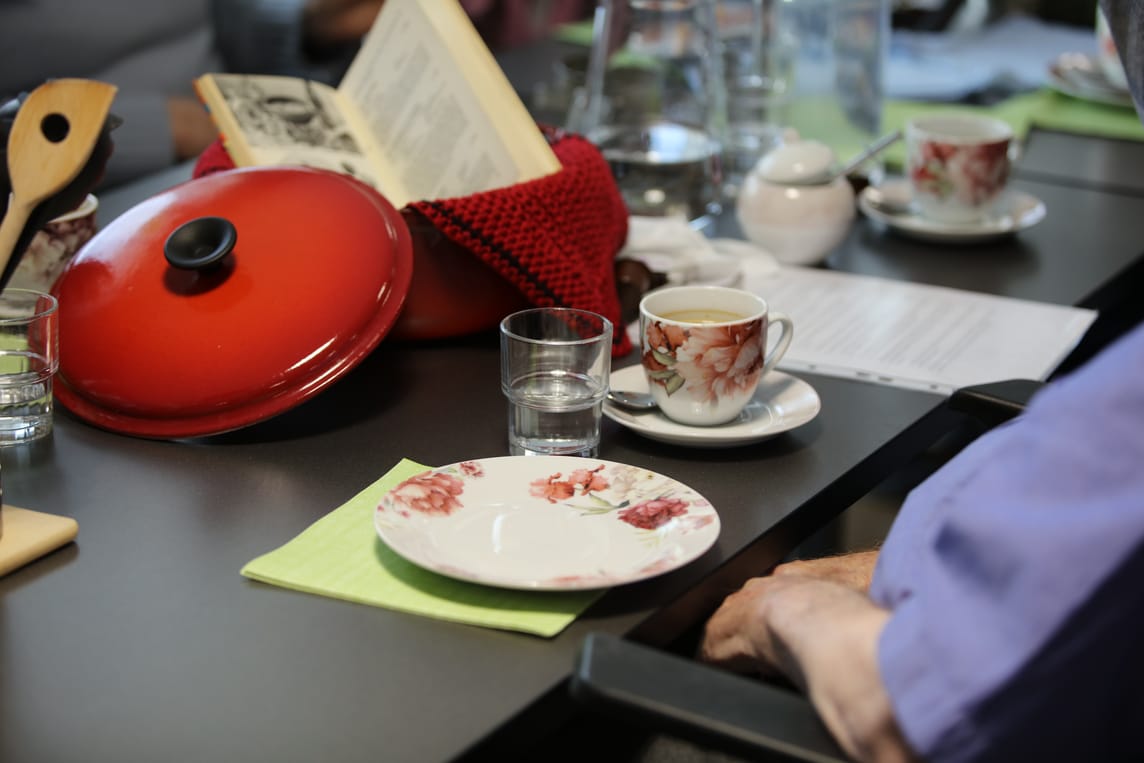 Extra angeschafftes Geschirr macht das Kafi-Kränzli zu einem besonderen Anlass.
