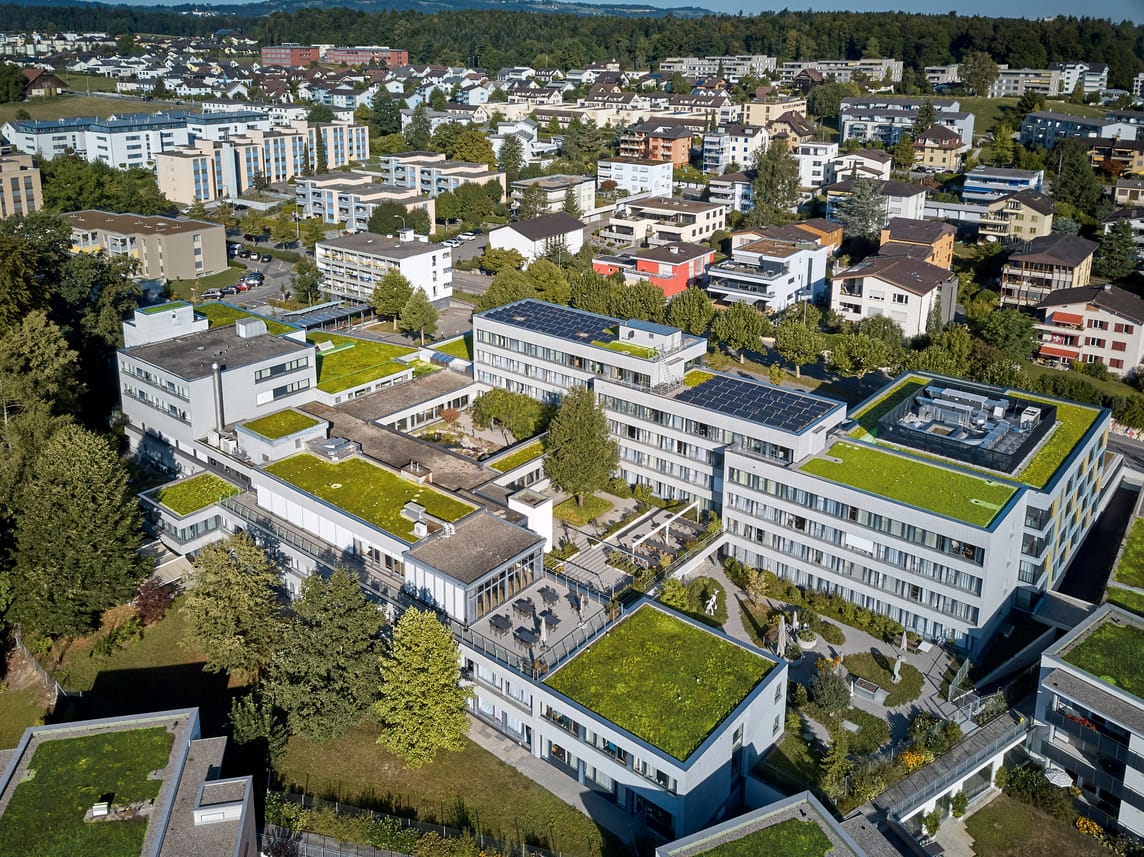 Flugbild - Alp Betagtenzentrum